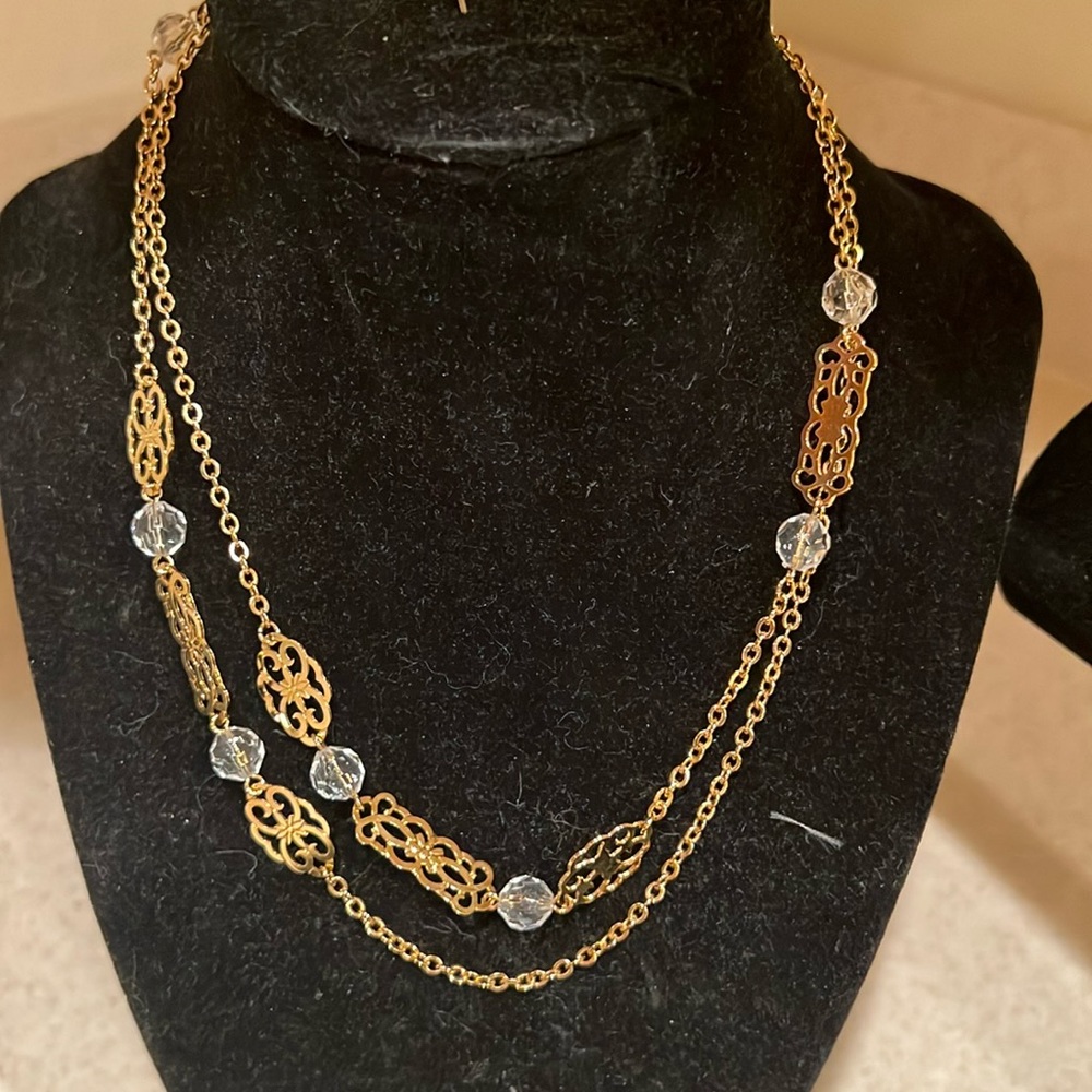 Dangling silver and crystal necklace 20 inches long